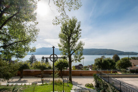 House in Veyrier-du-lac lake Annecy