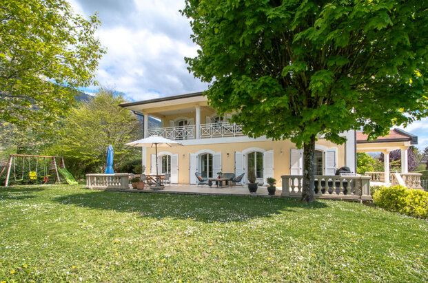 Magnifique propriété avec jardin arboré proche Genève
