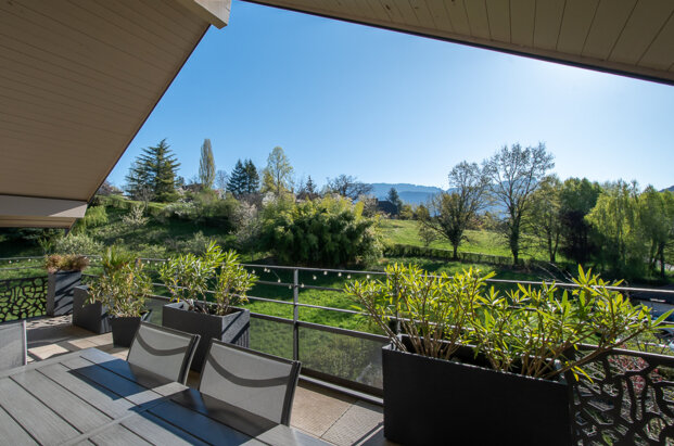 Top floor 4-beds flat in Annecy-le-Vieux