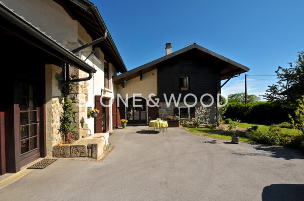 Magnifique ferme rénovée dans cadre verdoyant à proximité de Genève