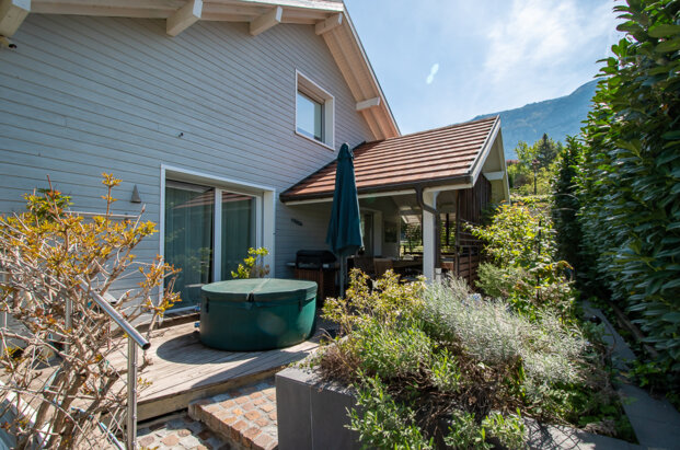 Charming villa with unobstructed view of Geneva
