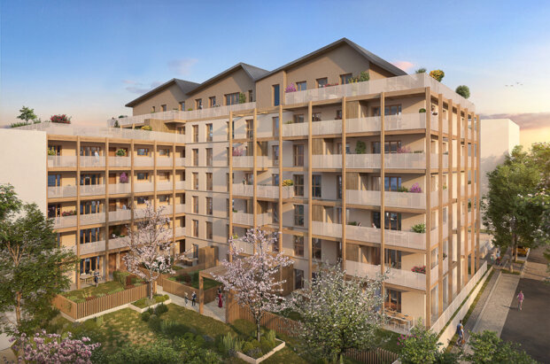 Top-floor 4-beds flat with a large balcony