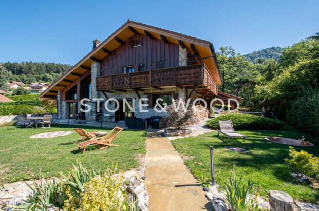 Propriété de caractère dans cadre champêtre