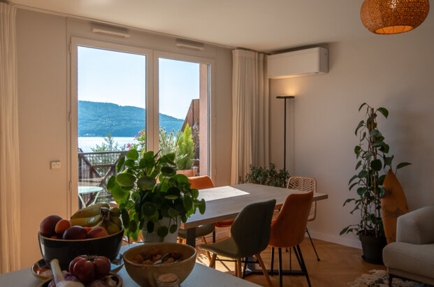 Appartement au dernier étage avec vue lac panoramique