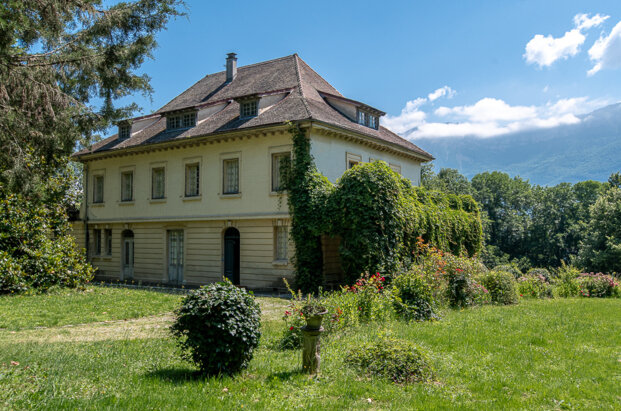 Beautiful 18th-century mansion near Aix-les-Bains
