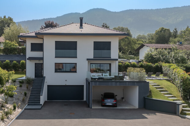 Beautiful architect-designed villa near Geneva