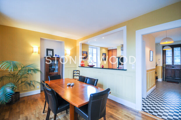 Propriété de 1907 rénovée et située à proche frontière