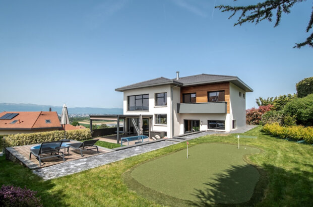 Beautiful villa with panoramic views over Geneva