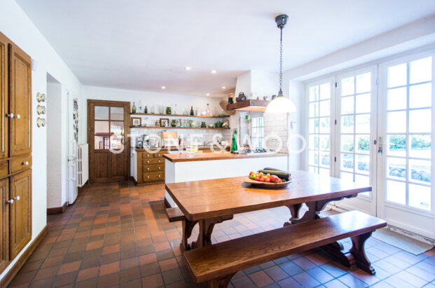 Ferme de caractère dans un sublime parc arboré