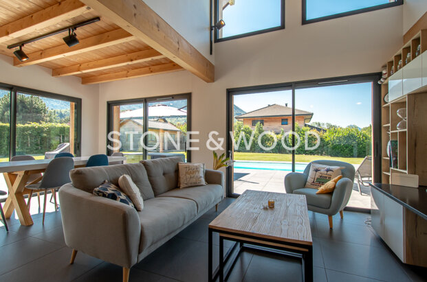 Beautiful modern villa in a peaceful setting