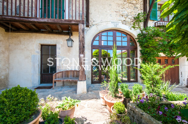 Unique, grange rénovée avec de beaux volumes