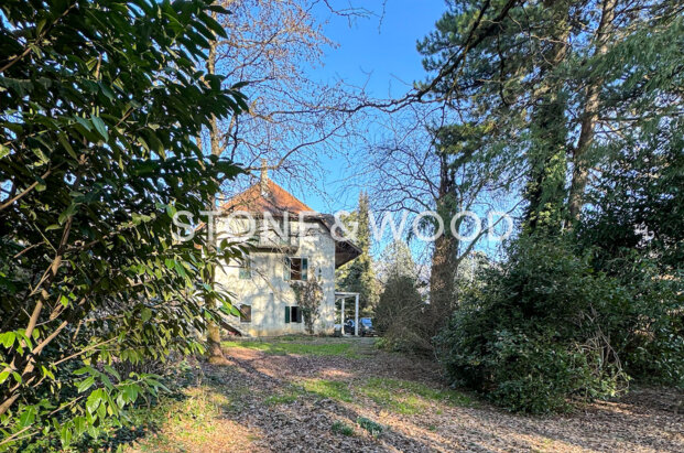 Property to renovate in the center of Annecy