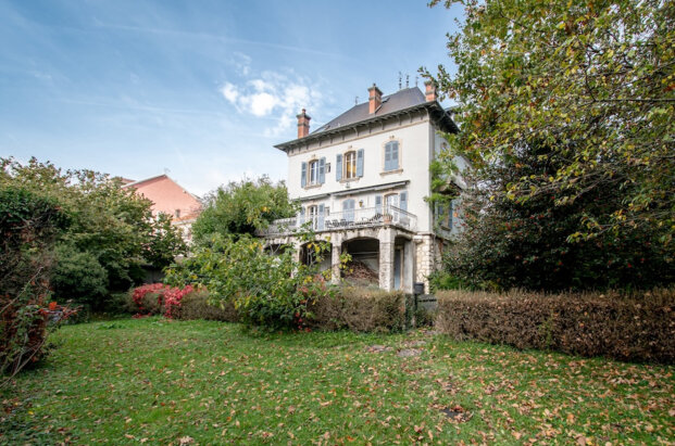 Beautiful 1900s mansion in St-Julien-en-Genevois