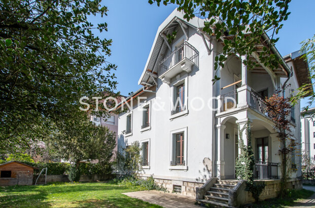 Beautiful 1930s townhouse in Annecy centre