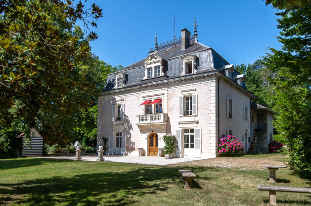 Maison de maître du XIXe siècle sur les rives du Rhône