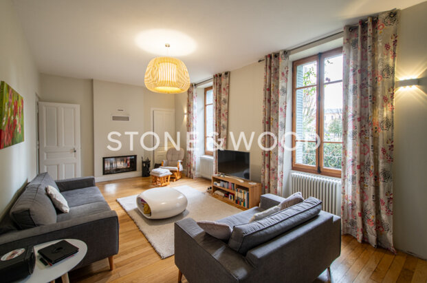 Beautiful 1930s townhouse in Annecy centre