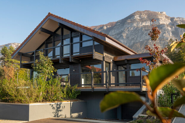 Built villa a few minutes from Geneva