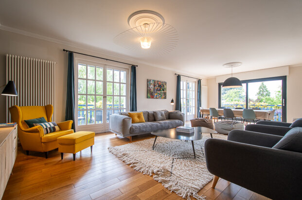 Magnificent charming property with wooded garden