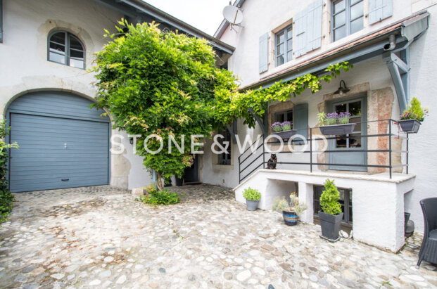 Charme et caractère pour cette bâtisse entièrement rénovée