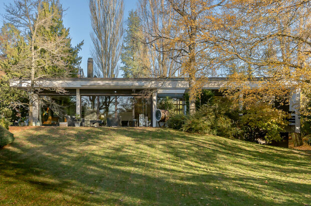 Propriété Bauhaus avec parc arboré aux portes de Genève