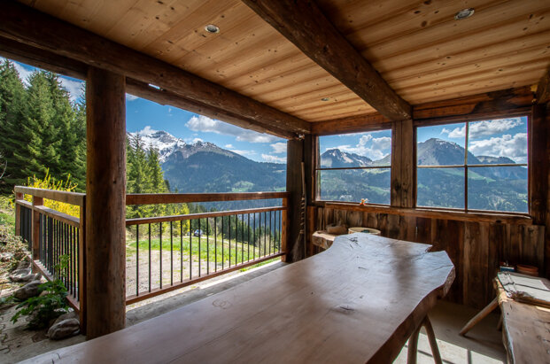 Renovated alpine farm in an exceptional setting