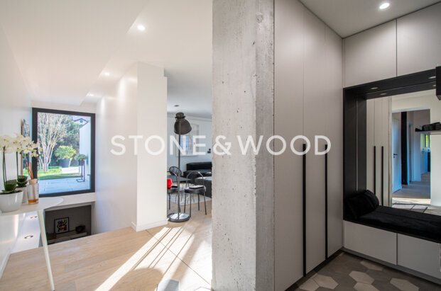 Modern property with panoramic views over Geneva