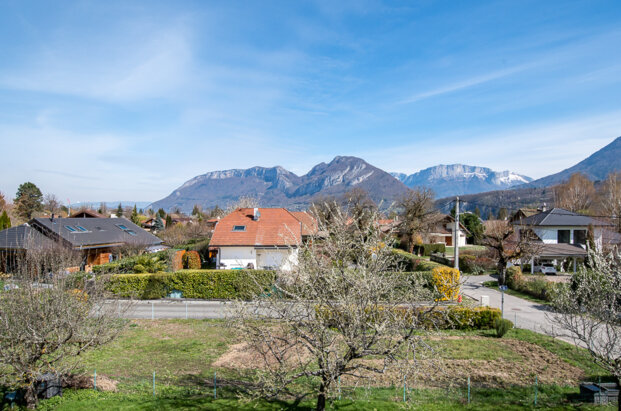 Terrain constructible de 600 m2 proche lac et centre St-Jorioz