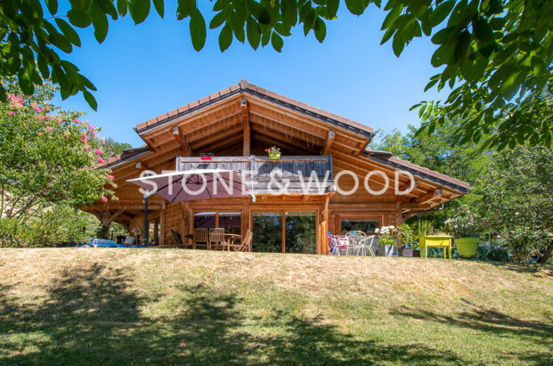 Magnificent chalet in a preserved setting 10 minutes from Annecy