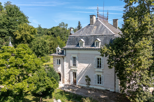 Maison de maître du XIXe siècle sur les rives du Rhône