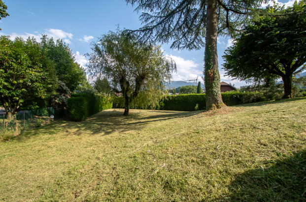 Parcelle à bâtir à Sevrier, proche lac.