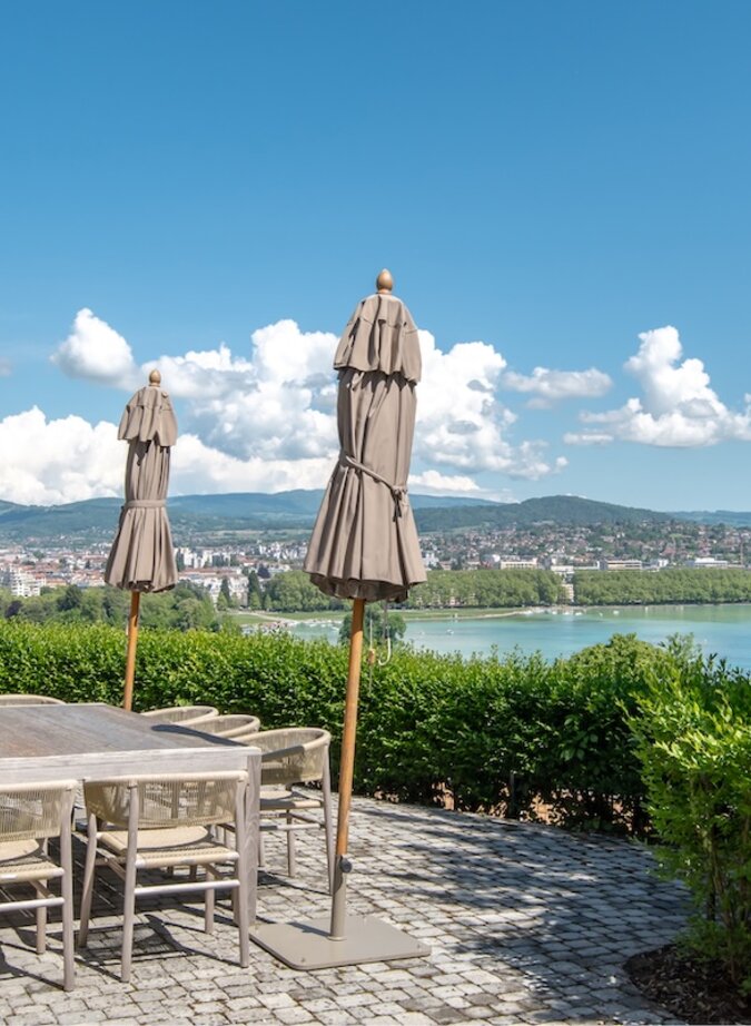 Fully renovated flat with beautiful lake views