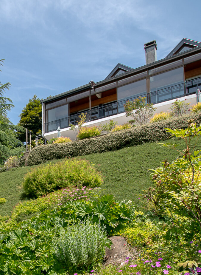 Architect-designed property in an exceptional setting