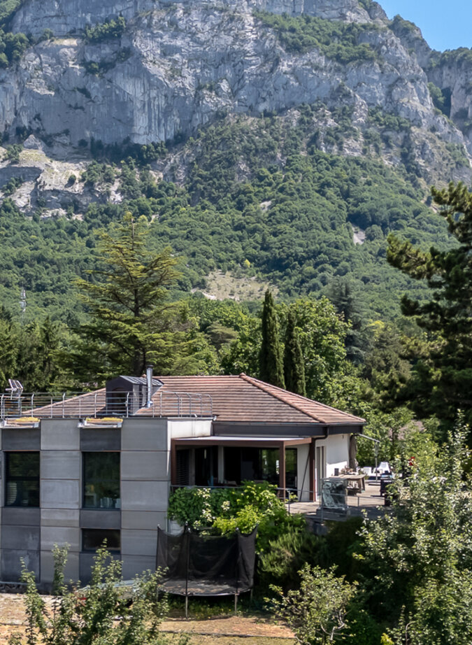 Modern property with views of Geneva