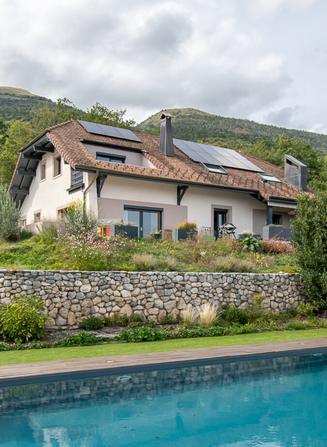 Maison d'architecte avec vue sur les Alpes