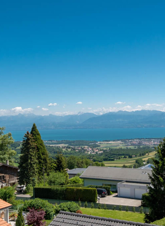 Architect-designed villa with breathtaking views of Lake Geneva