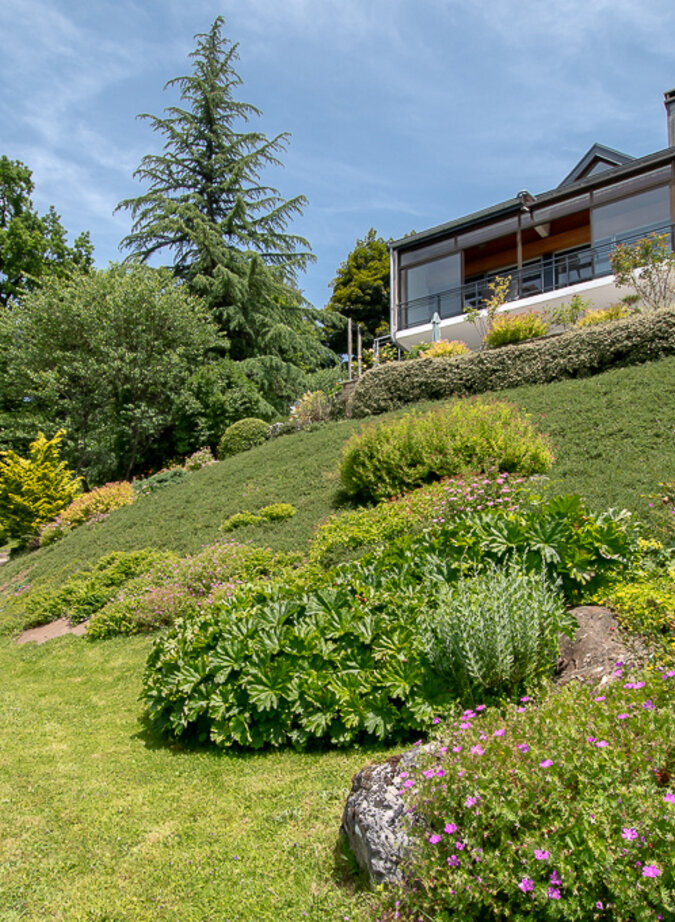 Architect-designed property in an exceptional setting