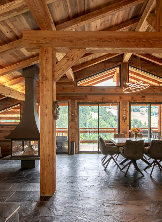 Beautiful chalet with stunning mountain views