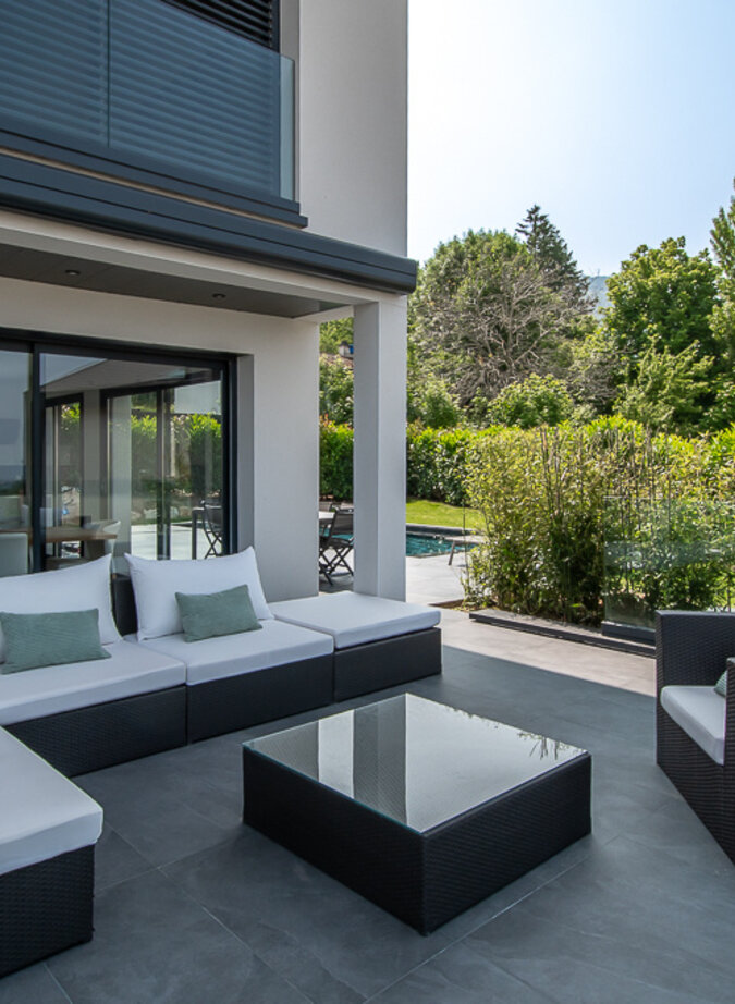 Beautiful architect-designed villa near Geneva