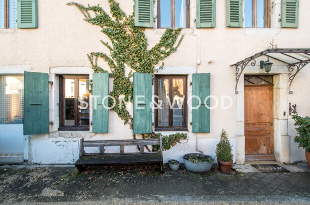 Charme pour cette bâtisse de 1840