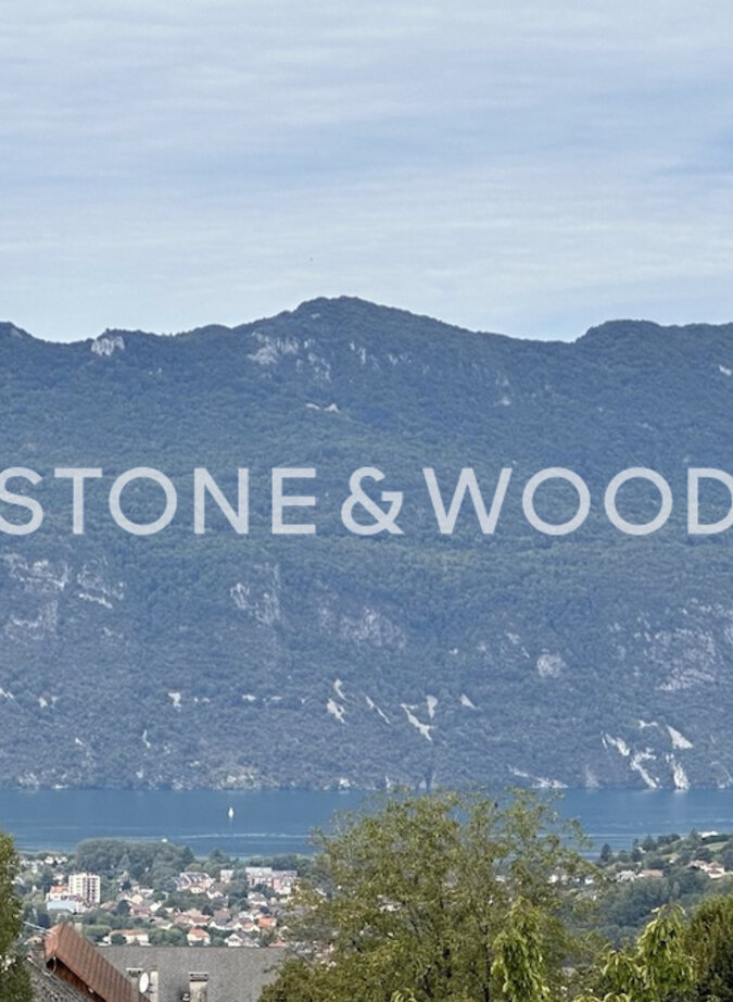 Terrain constructible avec vue sur le lac du Bourget