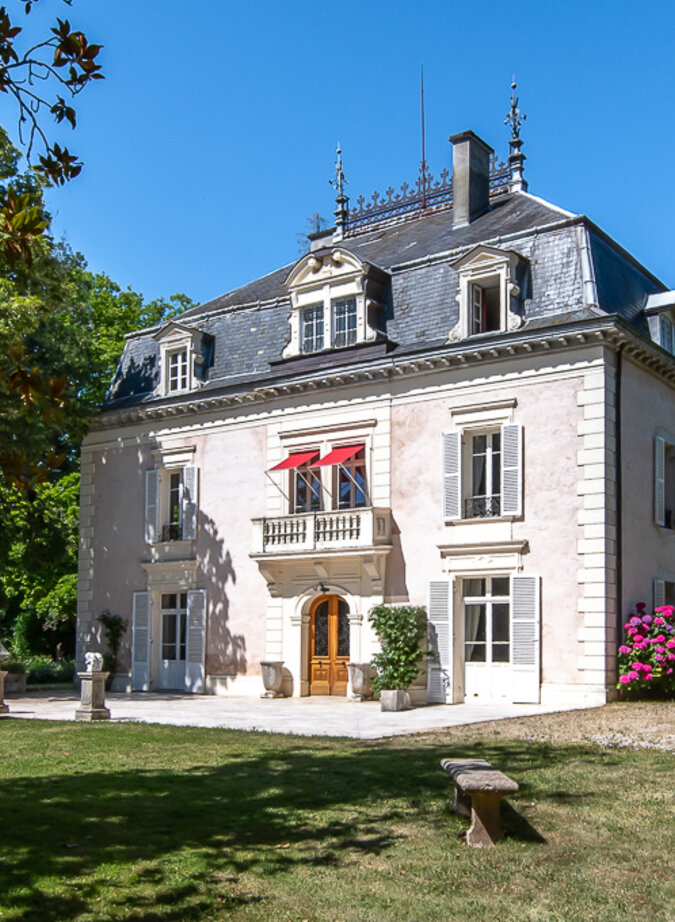 Maison de maître du XIXe siècle sur les rives du Rhône