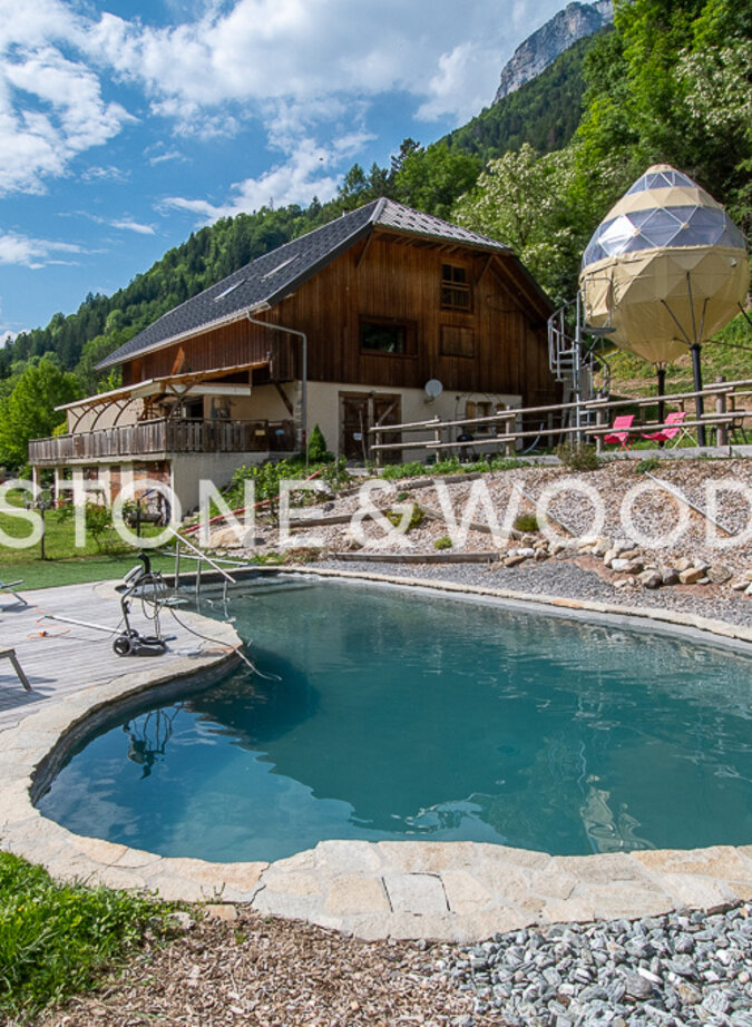 Ferme rénovée avec dépendances proche Annecy