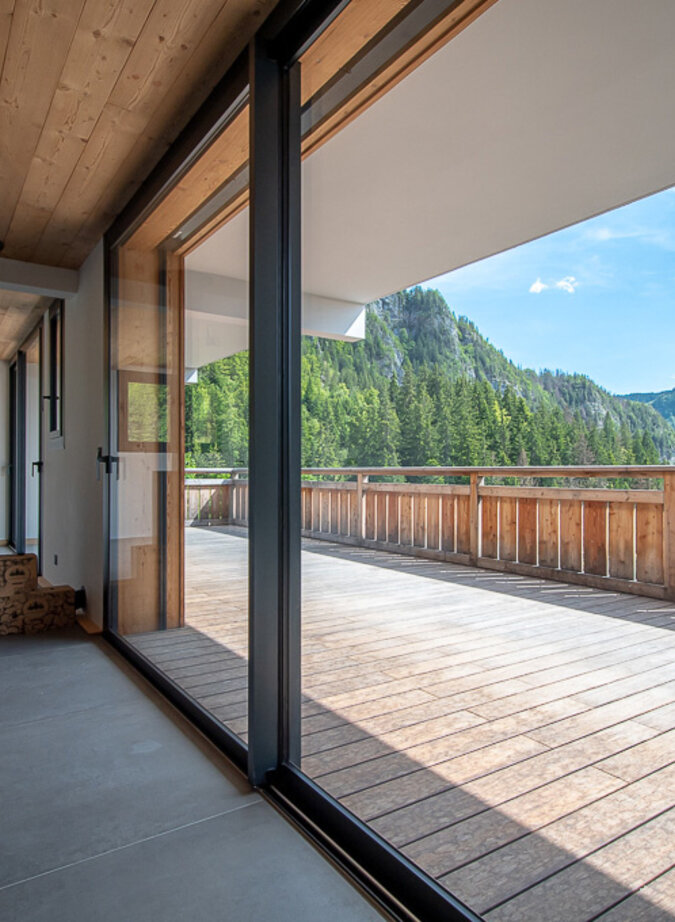 Luxury 4-room apartment with garden